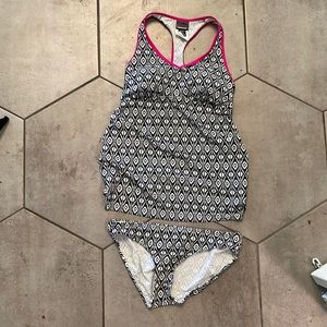 Maternity tanking motherhood